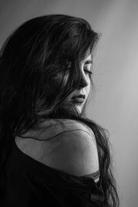 性感黑白风格欧美美女写真艺术图片